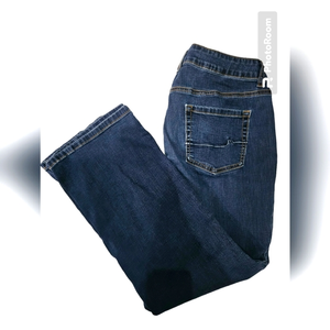 Maurices High Rise‎ Curvy Jeans. Size 16 (X- Short.)